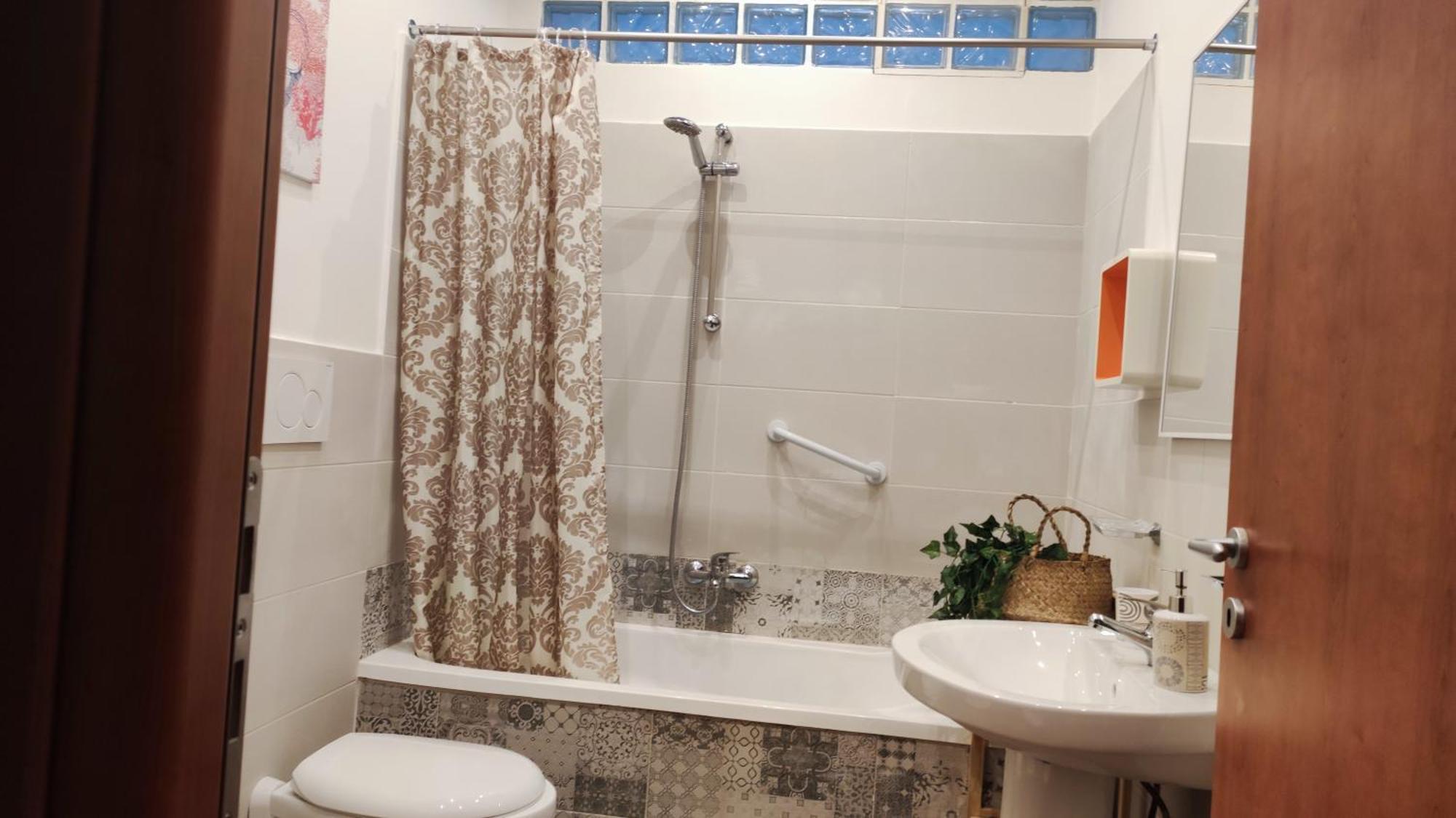 Amuni Rooms And Suite Lt 팔레르모 외부 사진